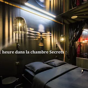 Avec Nuit Insolite Au Dandy Et Jacuzzi Privatise (adults Only) Paris