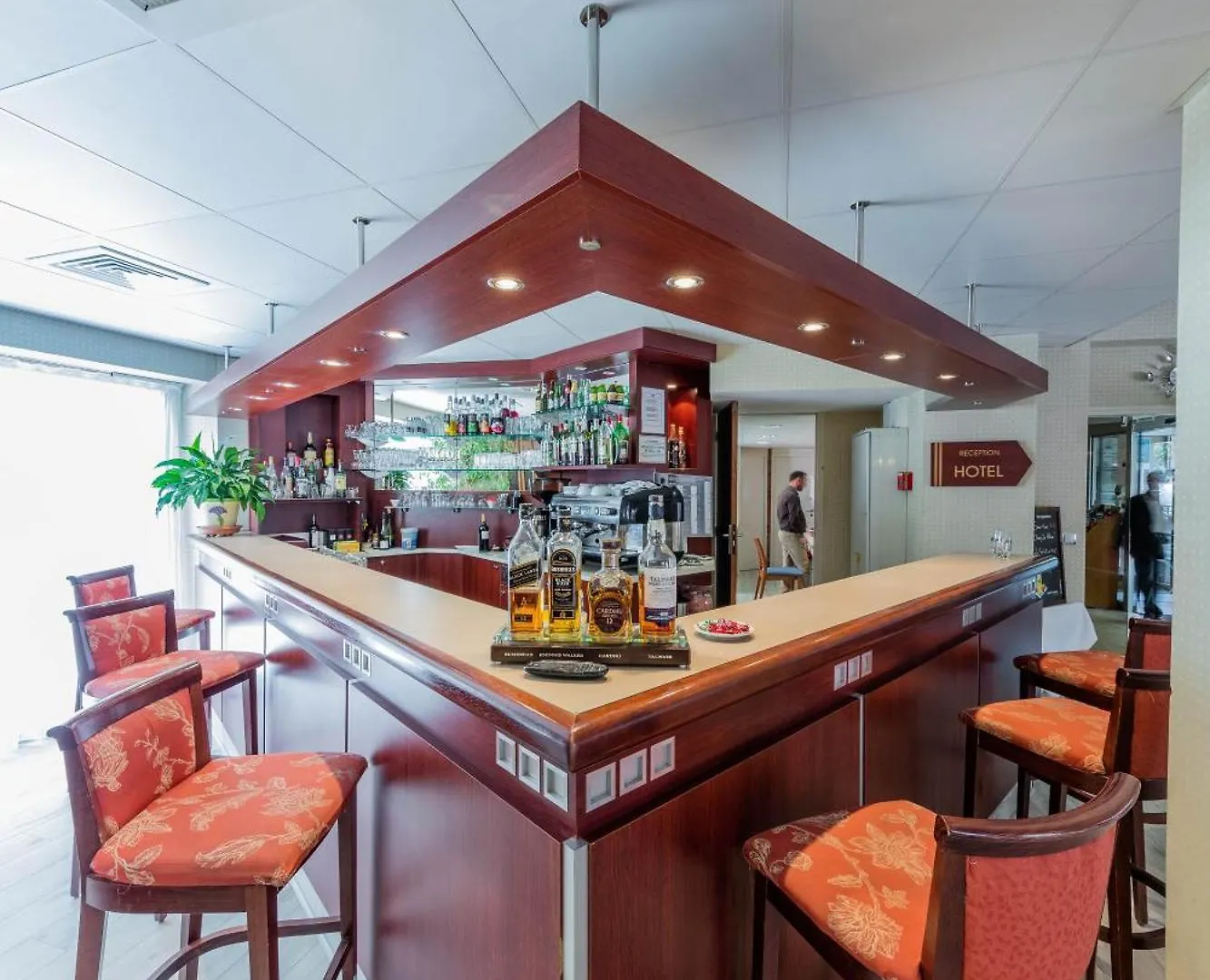 Noemys Neris Montlucon - Hotel Restaurant Neris-les-Bains